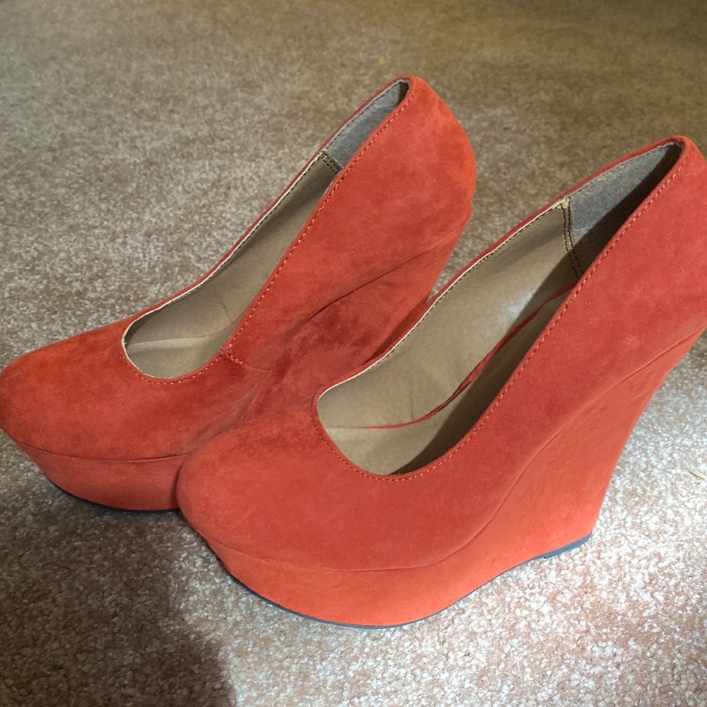 Burnt orange suede like heels NWOT